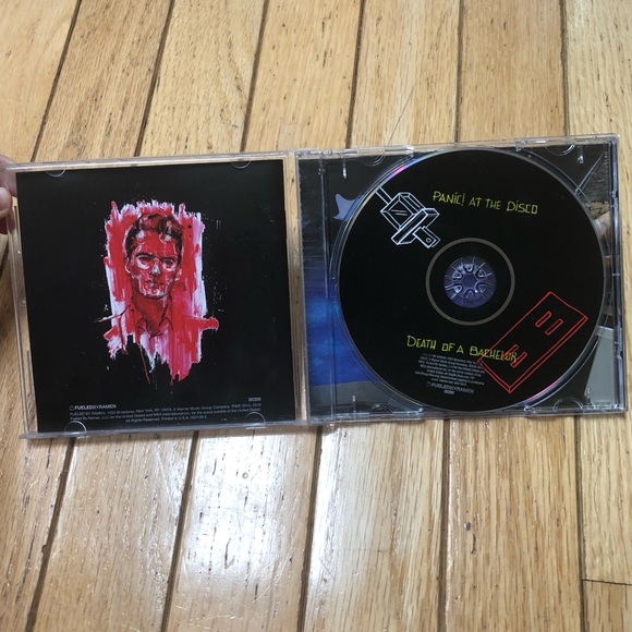 P!ATD Panic! At The Disco Death of a Bachelor 2015 CD - Picture 4 of 4